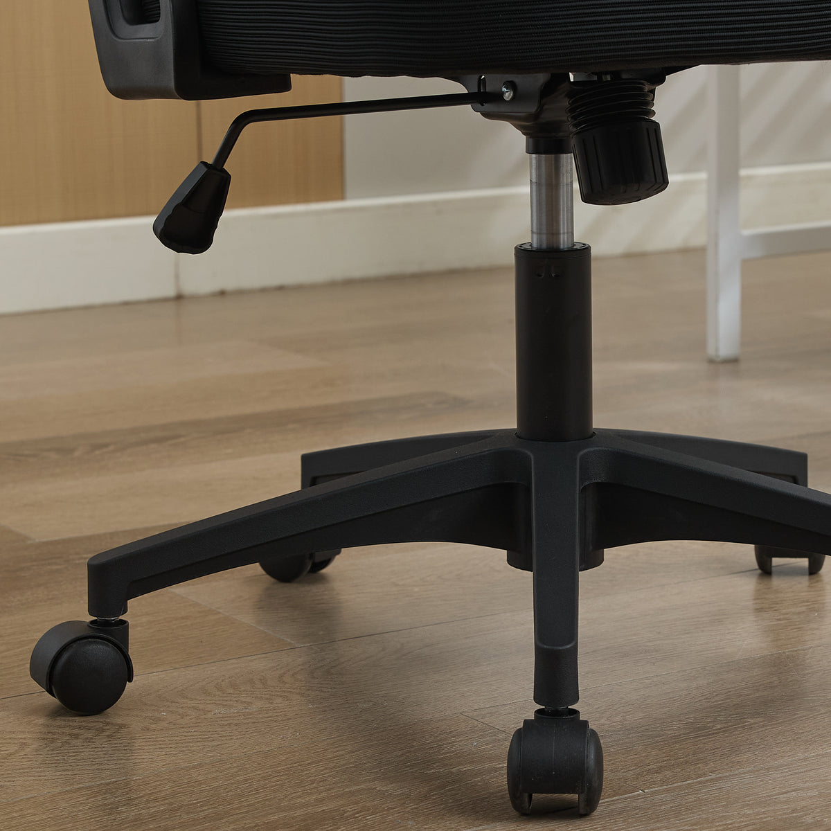 Ergonomischer Executive-Bürostuhl mit verstellbarer Lendenwirbelstütze &amp; Kopfstütze, Schwarz – Hohe Rückenlehne